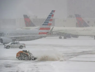 Badai salju ekstrem melanda Timur Laut Amerika Serikat, memicu blizzard, pembatalan ribuan penerbangan, pemadaman listrik massal, dan status darurat di tujuh negara bagian.