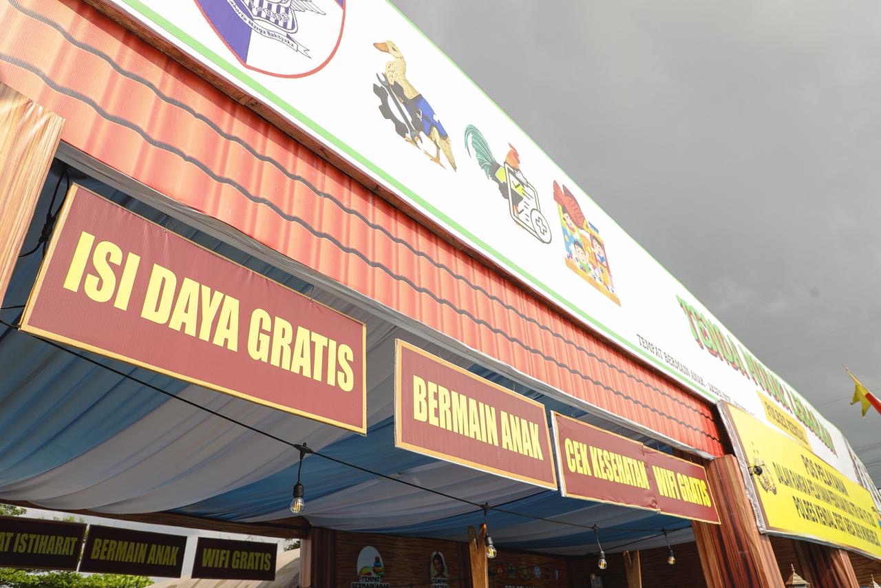 Para pemudik Lebaran merasakan manfaat pembangunan jalan Jateng 2026, dari akses tol, rest area bersih, hingga ruang publik dan wisata yang menggerakkan ekonomi lokal.
