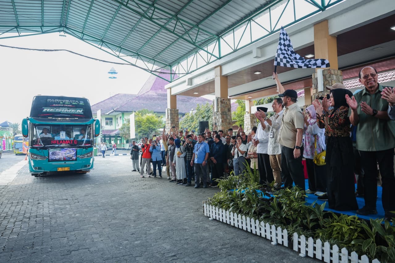 Mudik Balik Rantau Gratis Jateng 2026 membantu 21.975 pemudik kembali ke perantauan lewat bus dan kereta aman, nyaman, dan tanpa biaya pasca Lebaran.