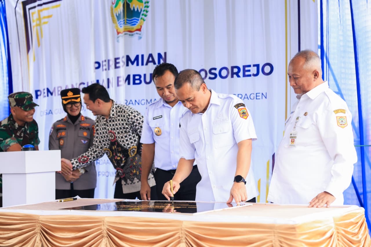 Gubernur Jawa Tengah Ahmad Luthfi meresmikan Embung Plosorejo di Sragen guna memperkuat irigasi pertanian agar petani bisa panen hingga tiga kali setahun.