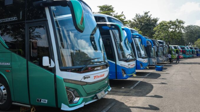 325 bus mudik gratis Jateng 2026 dari TMII dan 23 bus dari Bandung siap mengangkut 16.186 pemudik ke berbagai kota di Jawa Tengah dengan aman dan nyaman.