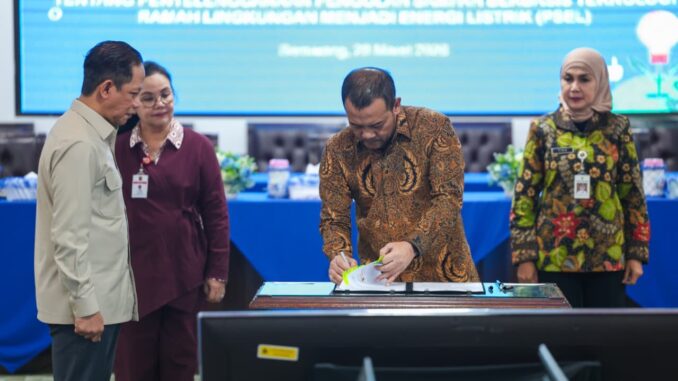 Pemprov Jateng, Pemkot Semarang, dan Pemkab Kendal berkolaborasi mengolah sampah jadi listrik untuk wujudkan energi bersih dan atasi persoalan sampah.