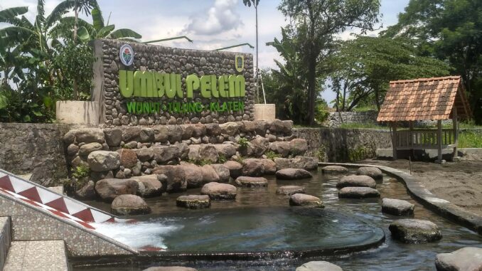 Objek wisata air Umbul Pelem di Desa Wunut, Kecamatan Tulung, Klaten, Jawa Tengah