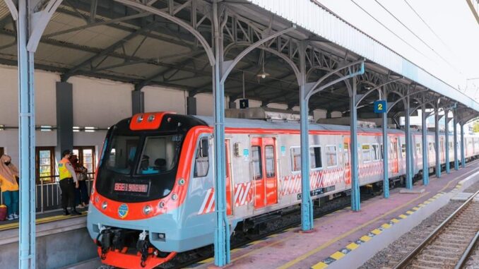 Cek jadwal KRL Jogja Solo 11 Maret 2026 yang kembali normal. Tarif Rp8.000 dari Tugu Yogyakarta ke Palur, lengkap stasiun dan jam keberangkatan.