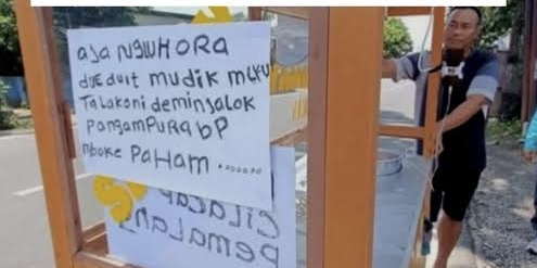 Kisah pedagang siomay mudik jalan kaki 130 km dari Cilacap ke Pemalang sambil dorong gerobak demi menunaikan nazar dan melanjutkan usaha di kampung. Kisah pedagang siomay mudik jalan kaki 130 km dari Cilacap ke Pemalang sambil dorong gerobak demi menunaikan nazar dan melanjutkan usaha di kampung.