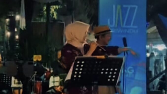 Jazz Triwindu Night Market Ngarsopuro Solo jadi magnet wisata malam saat Lebaran, diwarnai penampilan Wakil Wali Kota Astrid Widayani dan dukungan bagi UMKM.