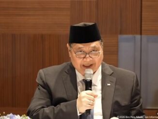 Pemerintah tetapkan WFH ASN tiap Jumat untuk hemat energi dan BBM di tengah konflik global, disertai pembatasan mobil dan perjalanan dinas.