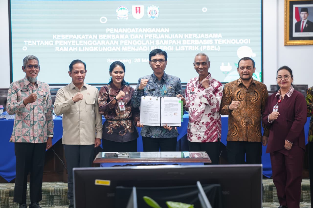 Pemprov Jateng, Pemkot Semarang, dan Pemkab Kendal berkolaborasi mengolah sampah jadi listrik untuk wujudkan energi bersih dan atasi persoalan sampah.