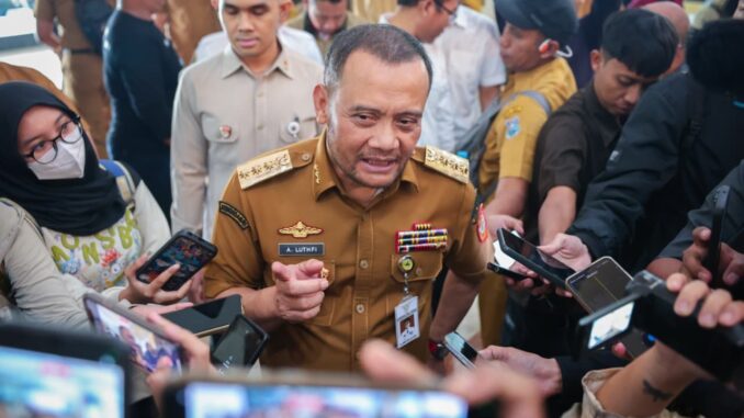 Pemprov Jateng siapkan skema efisiensi energi dengan mendorong ASN naik sepeda, memakai transportasi umum, hingga opsi WFH sambil menunggu arahan pusat.