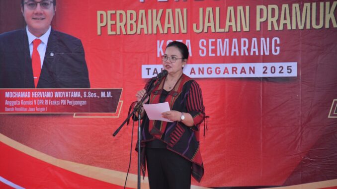 Wali Kota Semarang resmikan Jalan Pramuka usai diperbaiki melalui program IJD, meningkatkan konektivitas dan mendorong aktivitas ekonomi masyarakat.