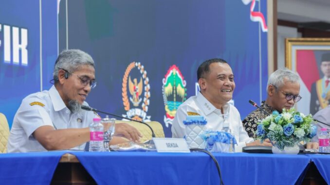 Ahmad Luthfi tegaskan “Ora untung, ora usah dadi BUMD” dan mendorong BUMD Jateng jadi mesin PAD dan pengungkit pertumbuhan ekonomi daerah. Ahmad Luthfi tegaskan “Ora untung, ora usah dadi BUMD” dan mendorong BUMD Jateng jadi mesin PAD dan pengungkit pertumbuhan ekonomi daerah.