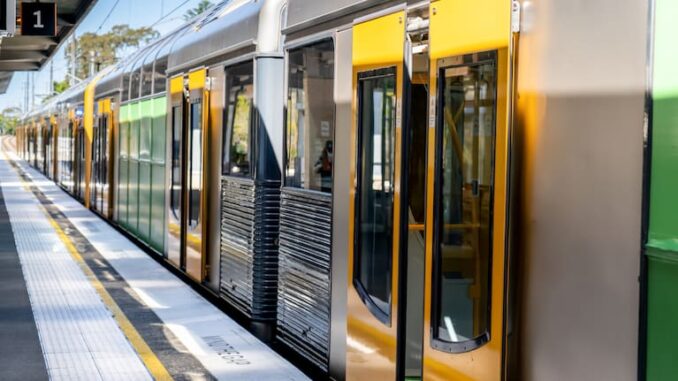 Krisis BBM, dua negara bagian Australia gratiskan transportasi di Victoria dan Tasmania untuk ringankan biaya hidup jutaan warga.