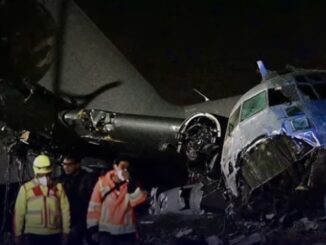 Pesawat Hercules C-130 jatuh di Bolivia bawa uang baru Bank Sentral senilai Rp1 triliun, 24 tewas, sebagian uang dijarah hingga akhirnya dinyatakan tak bernilai.