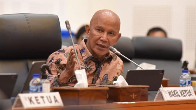 Reformasi subsidi energi Indonesia: atasi ketidaktepatan sasaran BBM LPG listrik, gunakan biometrik seperti India, lindungi nelayan petani UMKM dari oil shock harga minyak naik. Reformasi subsidi energi Indonesia: atasi ketidaktepatan sasaran BBM LPG listrik, gunakan biometrik seperti India, lindungi nelayan petani UMKM dari oil shock harga minyak naik.