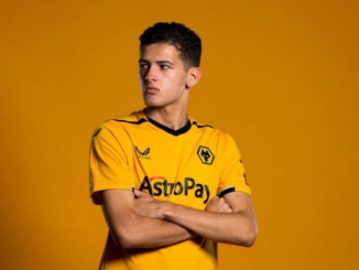 Wolverhampton Wanderers resmi terdegradasi dari Premier League 2025-2026 usai hasil West Ham vs Crystal Palace. Kepergian Justin Hubner turut jadi sorotan.