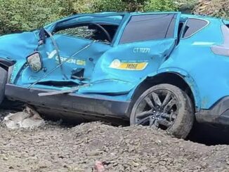 Pemerintah akan evaluasi taksi Green SM usai insiden tabrakan kereta di Bekasi Timur. Kemenhub tunggu hasil investigasi KNKT.