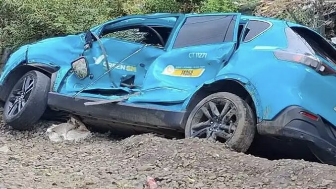 Pemerintah akan evaluasi taksi Green SM usai insiden tabrakan kereta di Bekasi Timur. Kemenhub tunggu hasil investigasi KNKT.