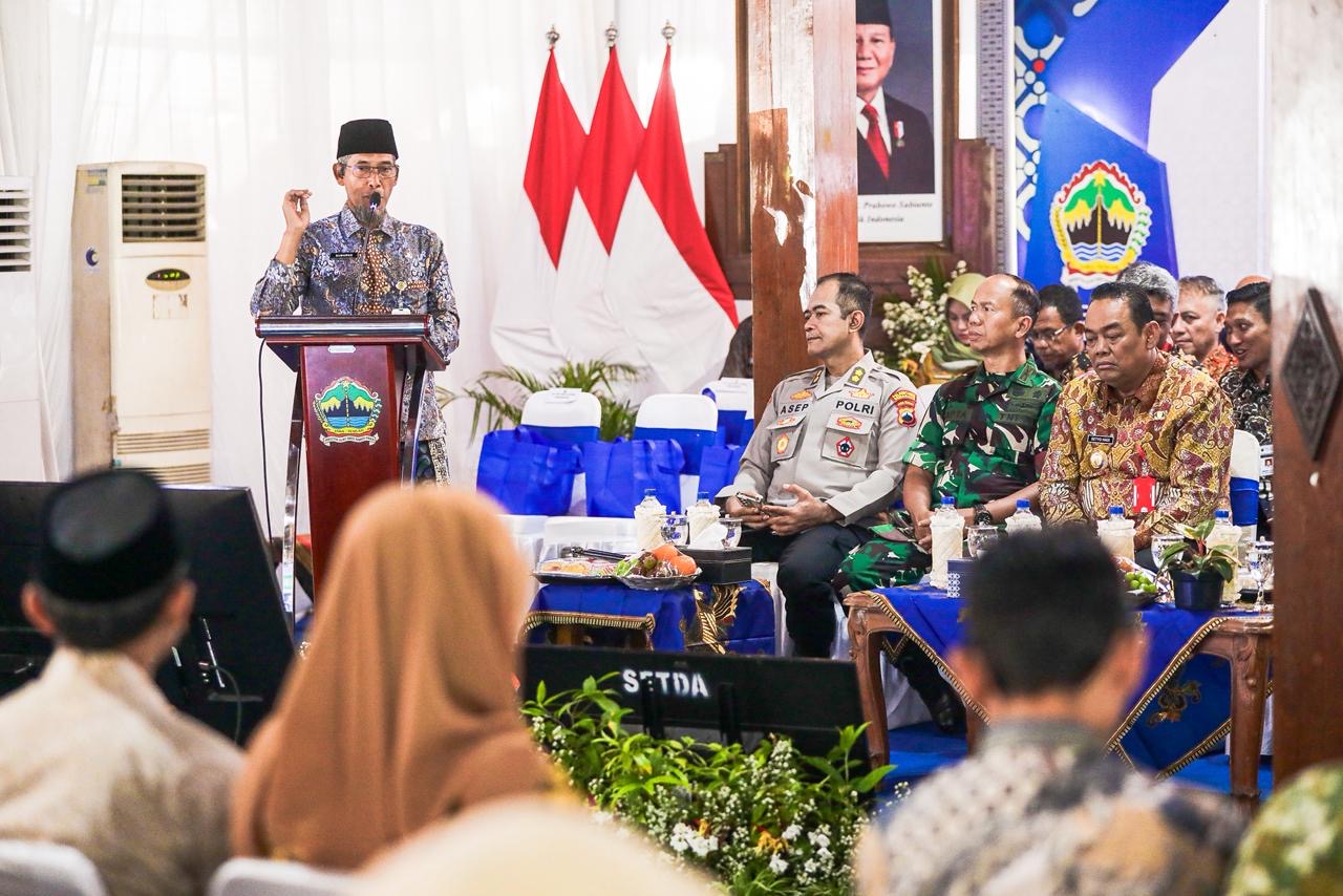 Pemkab dan Pemkot di Jateng bersinergi mendorong pariwisata berkelanjutan dan ekonomi syariah 2027 demi peningkatan ekonomi daerah.