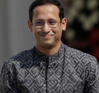 Hakim Tipikor Jakarta mengabulkan tahanan rumah Nadiem Makarim dalam kasus Chromebook. Simak syarat ketat dan alasan kesehatan di balik keputusan ini.