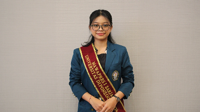 Mahasiswa Teknik Industri UNDIP Ni Wayan Sriyanti tembus PILMAPRES 2026 dan bawa inovasi pemberdayaan UMKM hingga tingkat nasional.