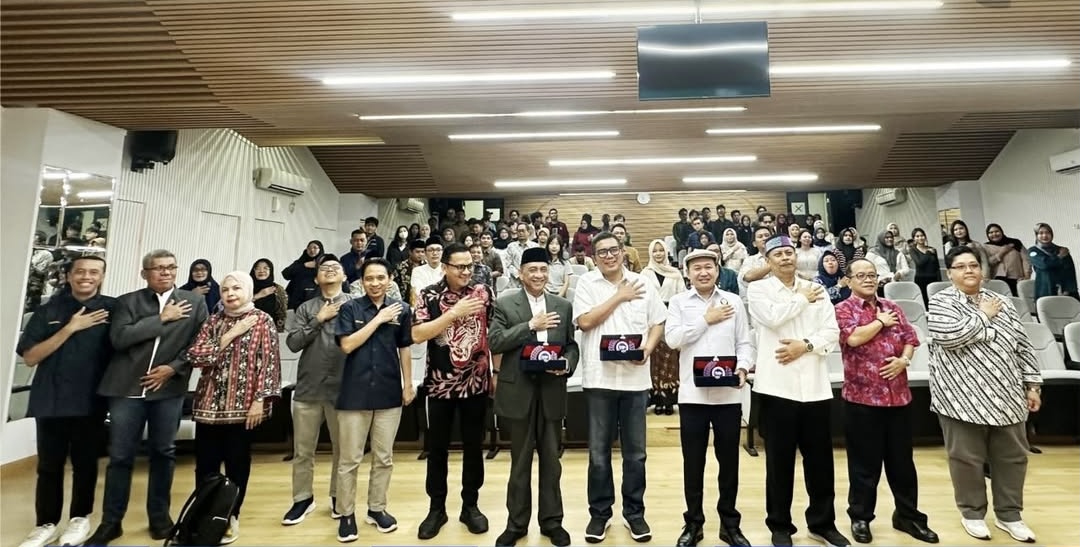 FISIP Undip gelar bedah buku teori politik, Saleh tekankan pentingnya relevansi teori dengan praktik elektoral dan era digital.