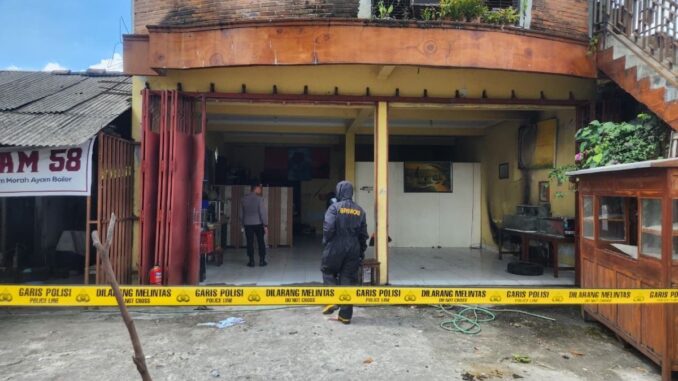Fenomena rumah terbakar 51 kali dalam sepekan di Sleman diduga akibat gas metana dari septic tank dan limbah, polisi lakukan penyelidikan.