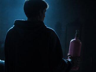 Kasus YouTuber terkait whip pink kembali viral. Simak fakta penyalahgunaan gas nitrous oxide (N2O), risiko kesehatan, dan penjelasan lengkapnya.