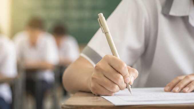 Ilustrasi, Pemerintah ubah format TKA 2026 dengan mengurangi soal matematika setelah banyak siswa mengeluhkan waktu yang terbatas pada ujian sebelumnya.