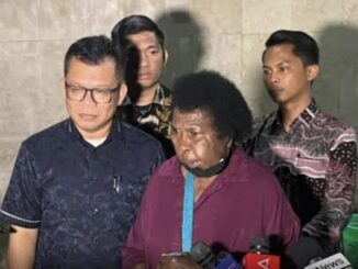 #dialogbukankonfrontasi, stop asal hujat! Dengerin dulu cerita utuh Mama Sinta soal film “Pesta Babi” sebelum komen, jangan biasakan fitnah di media sosial.