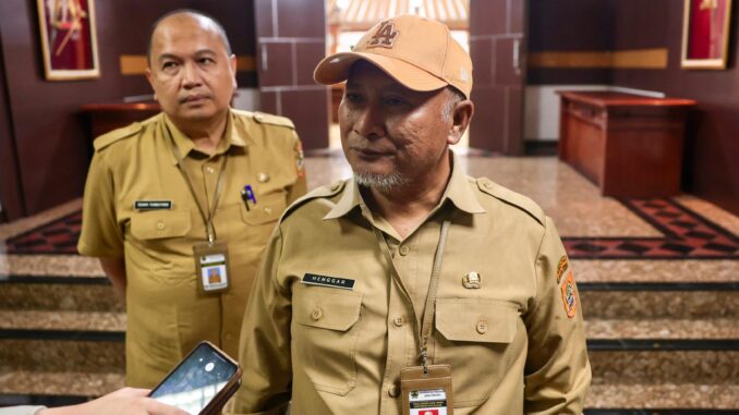 Pemprov Jateng mulai lelang proyek perbaikan Jalan Randublatung – Cepu Blora senilai Rp5,2 miliar tahun 2026, fokus ruas rusak berat di Desa Kediren. Pemprov Jateng mulai lelang proyek perbaikan Jalan Randublatung – Cepu Blora senilai Rp5,2 miliar tahun 2026, fokus ruas rusak berat di Desa Kediren.