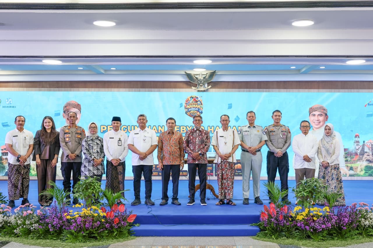 Pemprov Jateng gelar Gebyar Hadiah Samsat 2026 dengan hadiah ratusan juta dan emas bagi wajib pajak kendaraan bermotor yang patuh.