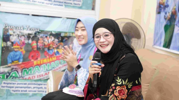 Nawal Yasin mengingatkan pentingnya peran orang tua dalam menjaga kesehatan mental anak di tengah disrupsi teknologi digital yang serba instan.
