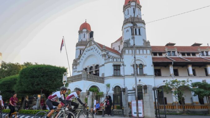 Jasirah Heritage Cycling 2026 di Semarang menggabungkan olahraga dan promosi wisata Jawa Tengah, melintasi destinasi sejarah hingga Borobudur. Jasirah Heritage Cycling 2026 di Semarang menggabungkan olahraga dan promosi wisata Jawa Tengah, melintasi destinasi sejarah hingga Borobudur.