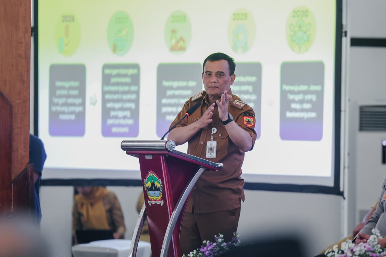 Gubernur Jateng Ahmad Luthfi dorong sinergi lintas sektor jaga lumbung pangan nasional, hadapi kemarau, dan perkuat irigasi di Solo Raya.