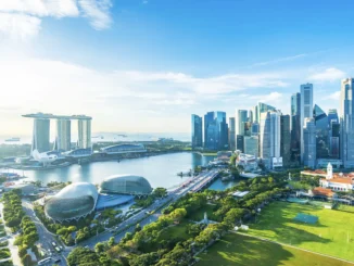 Ekonomi Negara tetangga Indonesia yaitu Singapura tumbuh 1% pada Q1 2026 didorong sektor AI global, manufaktur, dan jasa. Simak data lengkap, risiko, dan proyeksi terbaru.