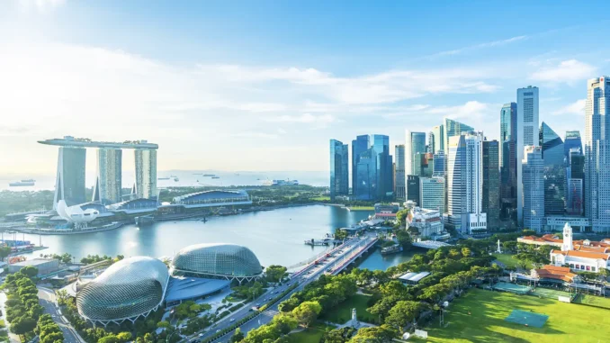 Ekonomi Negara tetangga Indonesia yaitu Singapura tumbuh 1% pada Q1 2026 didorong sektor AI global, manufaktur, dan jasa. Simak data lengkap, risiko, dan proyeksi terbaru.