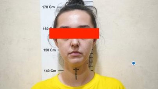 Jaringan scammer internasional di Solo Baru Sukoharjo libatkan mantan artis sebagai model video call untuk tipu korban, rugikan hingga Rp41 miliar. Jaringan scammer internasional di Solo Baru Sukoharjo libatkan mantan artis sebagai model video call untuk tipu korban, rugikan hingga Rp41 miliar.