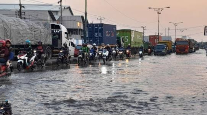 Ilustrasi, BMKG Tanjung Emas Semarang keluarkan peringatan dini banjir rob pada 4 Juni 2026, warga pesisir Semarang dan Demak diminta waspada.