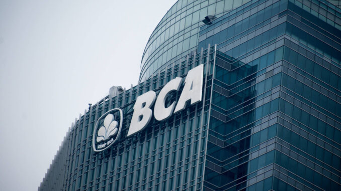 Ilustrasi, Saham BBCA anjlok ke Rp 4.800 akibat tekanan sentimen pasar dan arus modal. Analis sebut level ini mulai menarik untuk investasi jangka panjang.