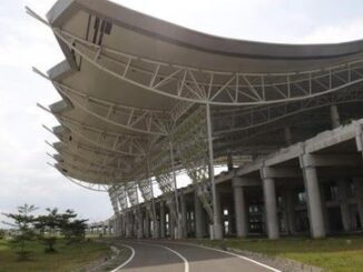Rencana Indonesia menjadikan Bandara Kertajati sebagai pusat servis dan perawatan pesawat Hercules AS menuai sorotan global dan memicu debat geopolitik.