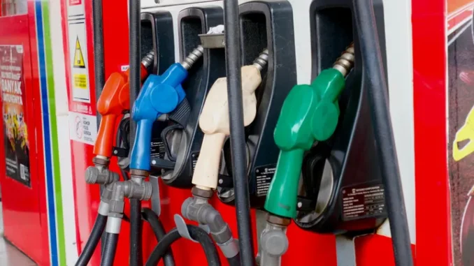 Ilustrasi, Pertamina Patra Niaga menegaskan tidak ada pembatasan Pertalite Rp50 ribu per transaksi. Simak penjelasan resmi terkait isu yang viral. Ilustrasi, Pertamina Patra Niaga menegaskan tidak ada pembatasan Pertalite Rp50 ribu per transaksi. Simak penjelasan resmi terkait isu yang viral.