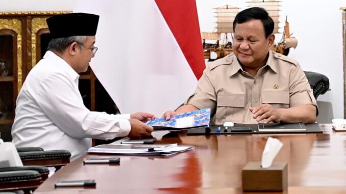 Pemerintah menaikkan tunjangan guru dan memperluas program beasiswa hingga 150.000 guru pada 2026 untuk meningkatkan kualitas pendidikan nasional.