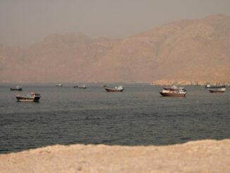 Iran kembali menutup Selat Hormuz sebagai respons atas serangan Israel ke Lebanon selatan dan dugaan pelanggaran kesepakatan dengan AS.