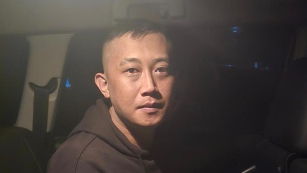 Kasus penyekapan dan penganiayaan di Bandung terungkap, pelaku Taufik Hidayat ditangkap setelah korban mengalami luka berat selama 3 tahun.