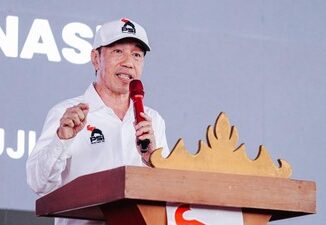 Safari politik Jokowi bersama PSI memicu beragam respons dari PDI-P, Golkar, PAN, hingga Gerindra jelang Pemilu 2029.