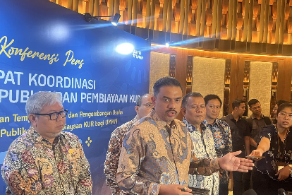 SAPA UMKM hadir sebagai platform digital terintegrasi untuk mempermudah akses KUR, pelatihan, legalitas, dan pembukuan usaha bagi pelaku UMKM di Indonesia.