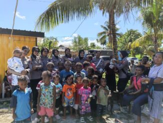 Polres Biak Numfor bergerak cepat melakukan trauma healing pasca ledakan Pasar Ikan Biak untuk memulihkan kondisi psikologis warga yang terdampak.