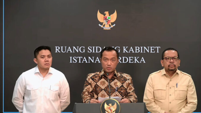 Presiden Prabowo copot Kepala BGN Dadan Hindayana dan menunjuk Nanik S Deyang sebagai pengganti. Pemerintah memastikan program makan bergizi gratis tetap berjalan.