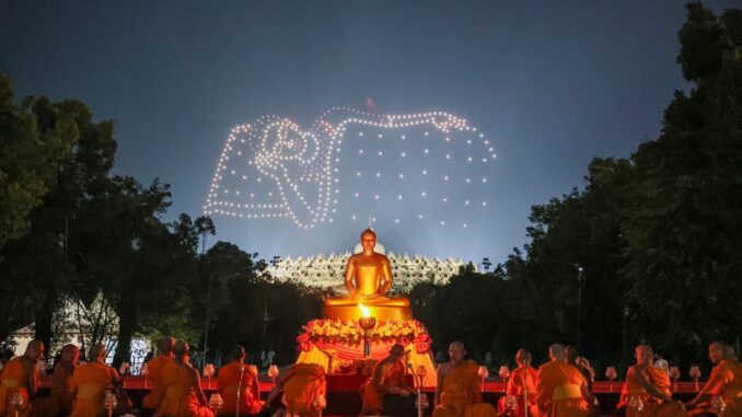 Ribuan lampion Waisak 2026 di Candi Borobudur terangi langit Magelang, dorong pariwisata dan ekonomi lokal, serta perkuat pesan perdamaian.