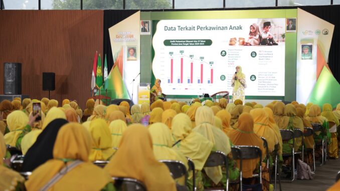 Upaya penguatan ketahanan keluarga Jawa Tengah ditekankan melalui edukasi kesehatan reproduksi dan pencegahan kawin usia anak dalam Jambore Aisyiyah di Karanganyar. Upaya penguatan ketahanan keluarga Jawa Tengah ditekankan melalui edukasi kesehatan reproduksi dan pencegahan kawin usia anak dalam Jambore Aisyiyah di Karanganyar.